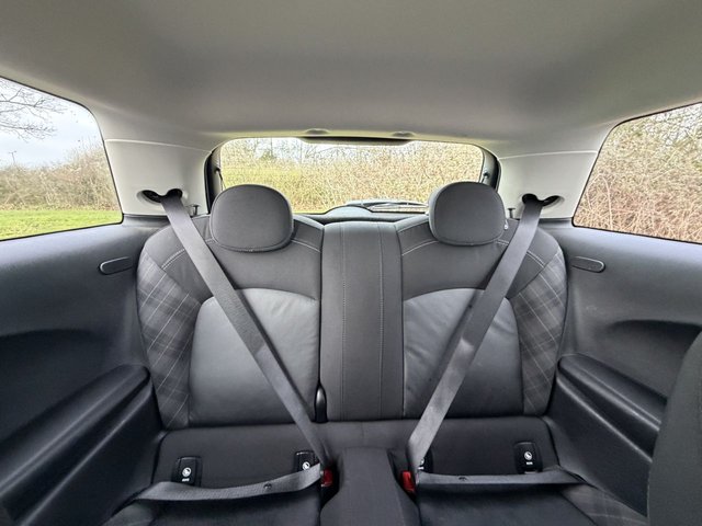 2018 MINI HATCH - Photo 10