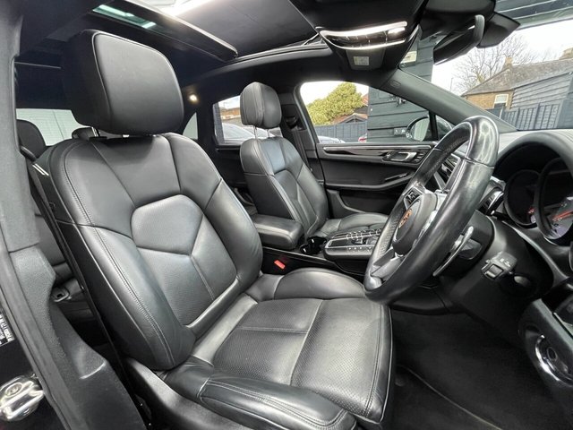 2019 Porsche Macan 3L S 5dr - Photo 4