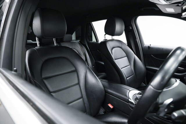 2017 MERCEDES-BENZ GLC 2.1 GLC250d AMG Line G-Tronic 4MATIC Euro 6 (s/s) 5dr - Photo 11