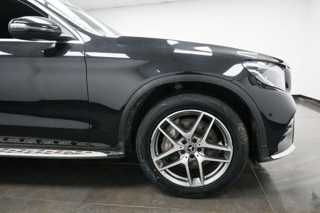 2017 MERCEDES-BENZ GLC 2.1 GLC250d AMG Line G-Tronic 4MATIC Euro 6 (s/s) 5dr - Photo 5