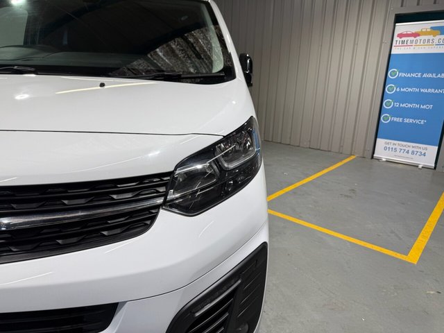 2022 VAUXHALL VIVARO - Photo 11