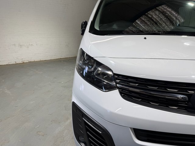 2022 VAUXHALL VIVARO - Photo 9