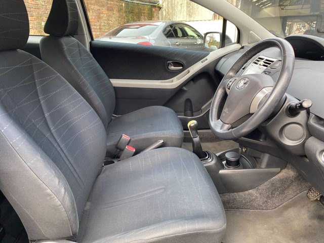 2006 TOYOTA YARIS 1.3 VVT-i T Spirit Hatchback 3dr Petrol Manual (141 g/km, 85 bhp) - Photo 11