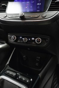 USED 2019 68 VAUXHALL CROSSLAND X 1.2 Turbo ecoTEC GPF Tech Line Nav Euro 6 (s/s) 5dr Full Service History