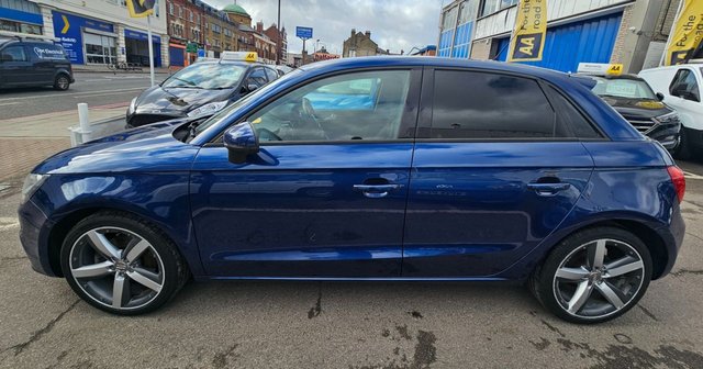 2012 AUDI A1 - Photo 5