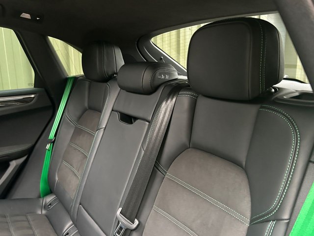 2023 PORSCHE MACAN - Photo 4