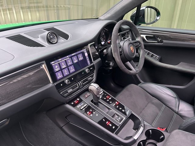 2023 PORSCHE MACAN - Photo 6