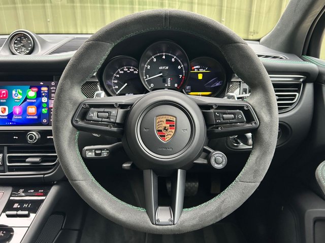 2023 PORSCHE MACAN - Photo 9