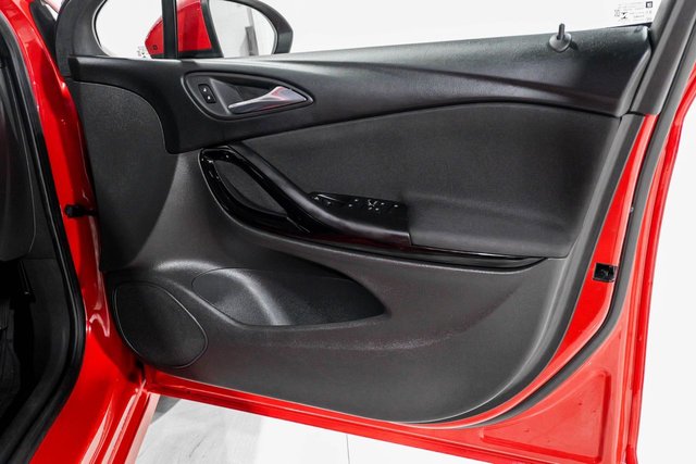 2017 Vauxhall Astra 1.4L SRI Vx Line Nav 5dr - Photo 12