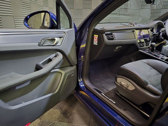2025 PORSCHE MACAN - Photo 8