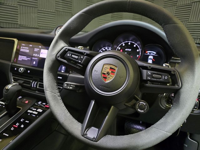 2025 PORSCHE MACAN - Photo 12