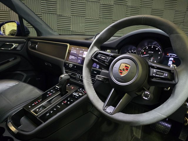 2025 PORSCHE MACAN - Photo 6
