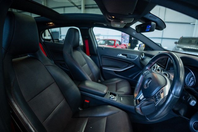 2015 Mercedes-Benz Gla 2.1L Amg Line 5dr - Photo 3