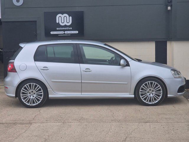 2021 VOLKSWAGEN GOLF R32 - Photo 4