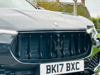 USED 2017 17 MASERATI LEVANTE 3.0D V6 SUV 5dr Diesel ZF 4WD Euro 6 (s/s) (275 ps) PANROOF+RED LETHER+CARBON KIT+