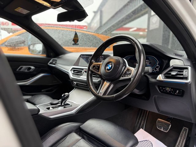 2021 BMW 3 SERIES - Photo 4