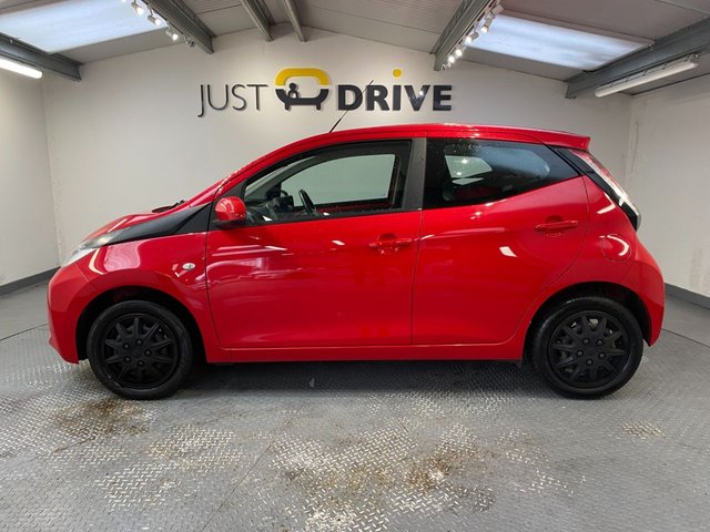 2018 Toyota Aygo 1L X-Play 5dr - Photo 2