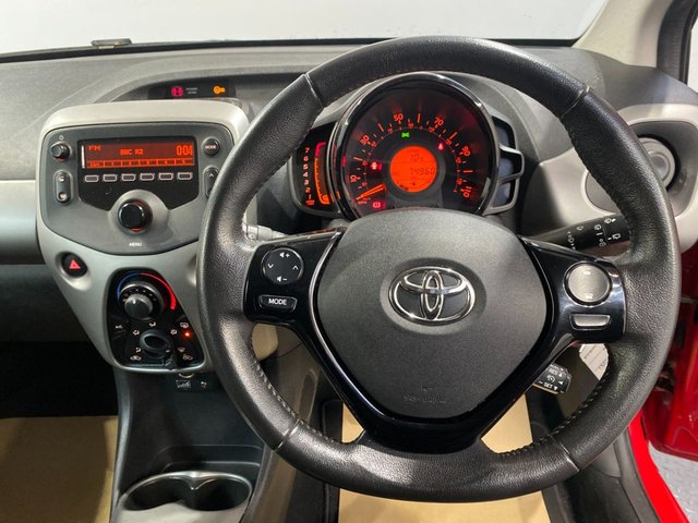 2018 Toyota Aygo 1L X-Play 5dr - Photo 12