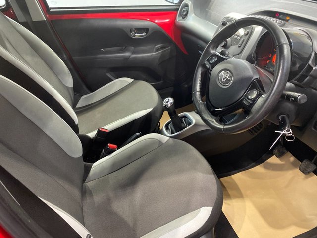 2018 Toyota Aygo 1L X-Play 5dr - Photo 11