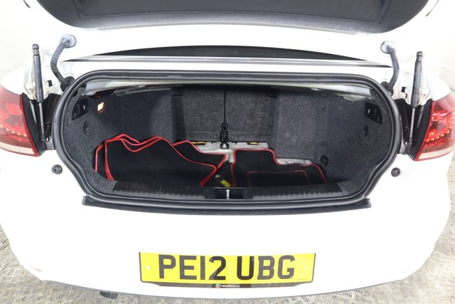 2012 VOLKSWAGEN GOLF 1.6 TDI BlueMotion Tech S Cabriolet 2dr Diesel Manual Euro 5 (s/s) (105 ps) - Photo 10