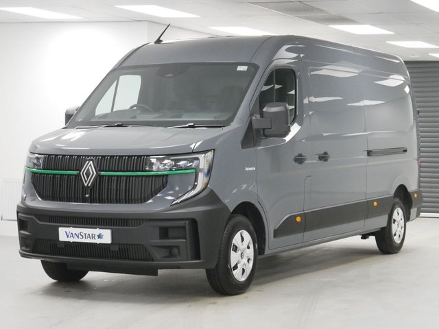 View our Renault Master LM35 2.0 BLUEDCI 150 BHP L3 LONG ADVANCE EAG9 AUTOMATIC