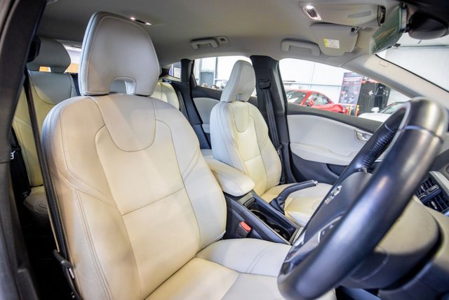 2016 Volvo V40 2L Inscription 5dr - Photo 3
