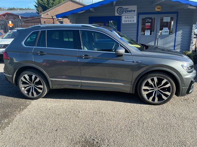 2019 VOLKSWAGEN TIGUAN - Photo 3