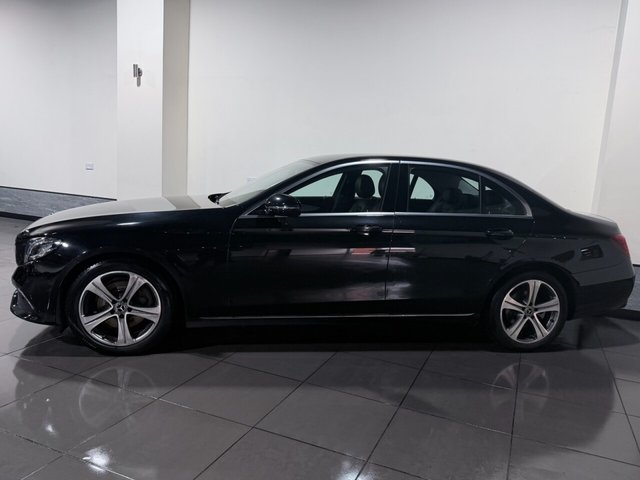 2019 Mercedes-Benz E-CLASS - Photo 4