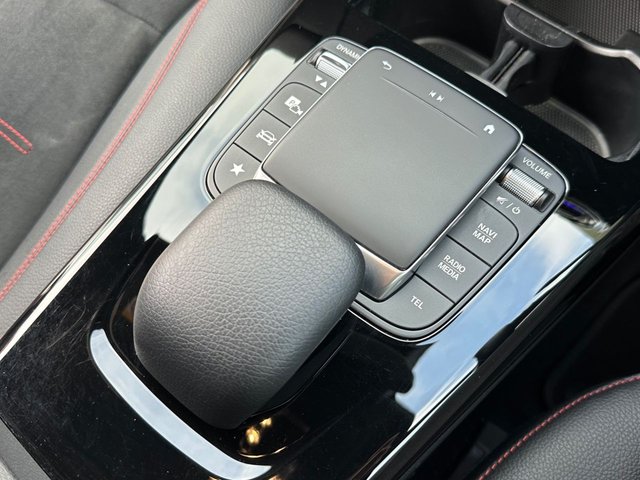 2023 MERCEDES-BENZ A-CLASS 1.3 A180 AMG Line (Executive) Hatchback 5dr Petrol 7G-DCT Euro 6 (s/s) (136 ps) - Photo 10