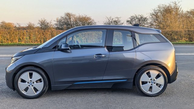 2017 BMW I3 0.6L null 4dr - Photo 9