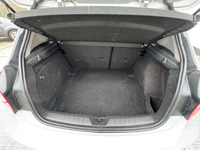 2012 BMW 1 Series 2L Sport 5dr - Photo 5