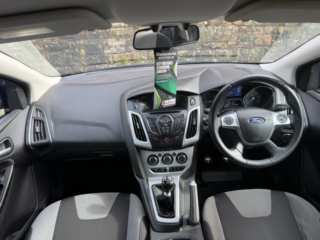 2014 Ford Focus 1.6L Zetec S 5dr - Photo 10