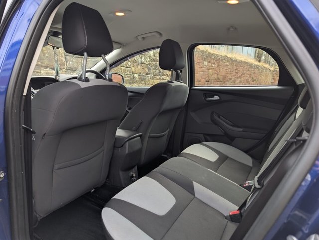 2014 Ford Focus 1.6L Zetec S 5dr - Photo 12
