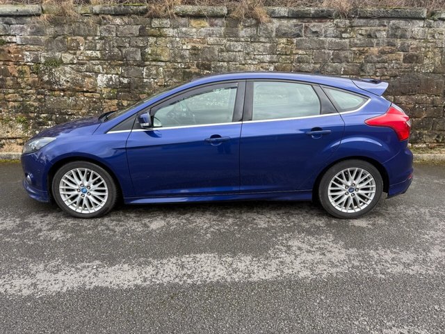2014 Ford Focus 1.6L Zetec S 5dr - Photo 9