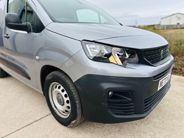 View our PEUGEOT PARTNER