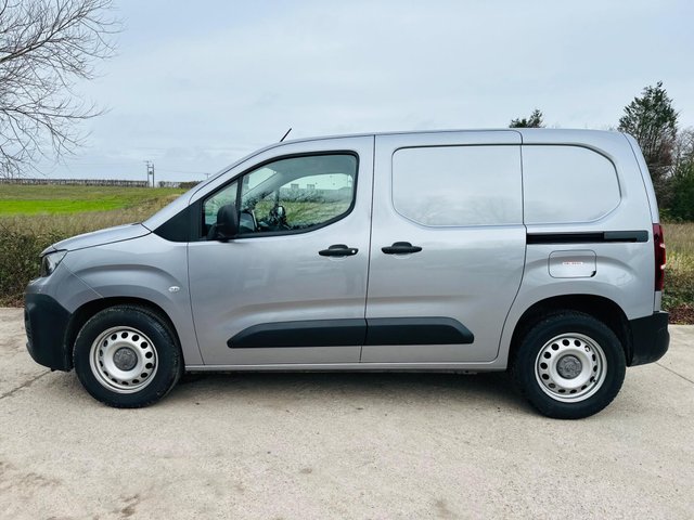 View our PEUGEOT PARTNER