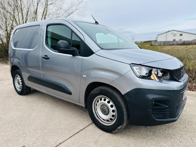 View our PEUGEOT PARTNER
