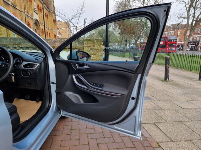 2016 VAUXHALL ASTRA 2016 1.4i Turbo Design Hatchback 5dr Petrol Manual Euro 6 (125 ps) - Photo 10