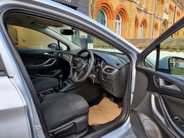 2016 VAUXHALL ASTRA 2016 1.4i Turbo Design Hatchback 5dr Petrol Manual Euro 6 (125 ps) - Photo 11