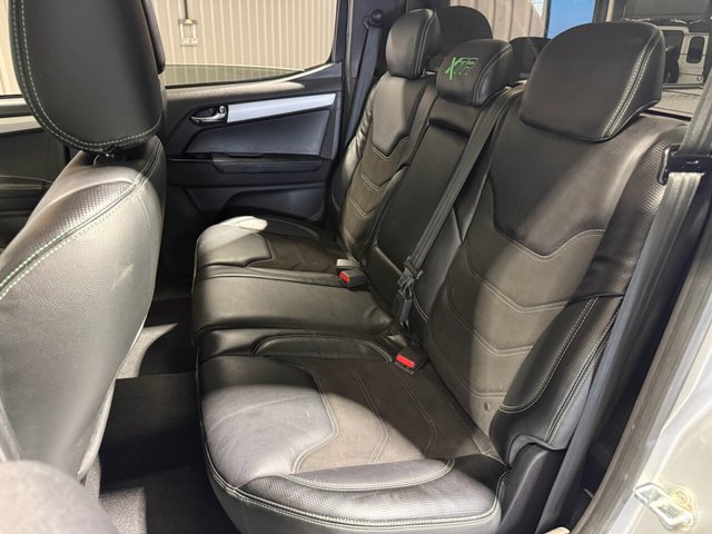 2021 ISUZU D-MAX - Photo 7