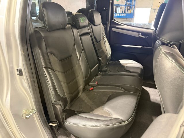 2021 ISUZU D-MAX - Photo 6