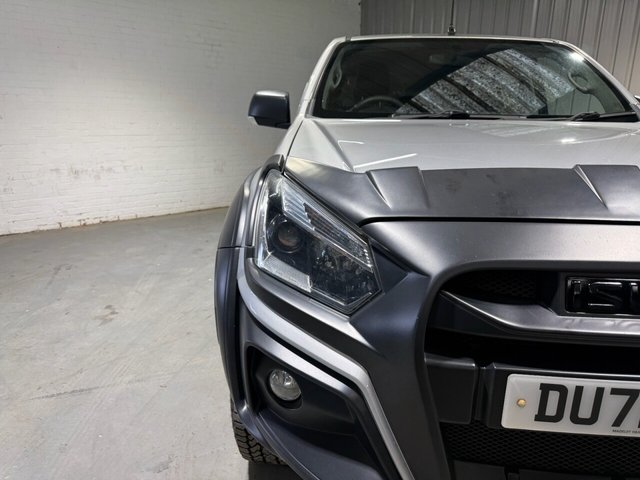 2021 ISUZU D-MAX - Photo 11