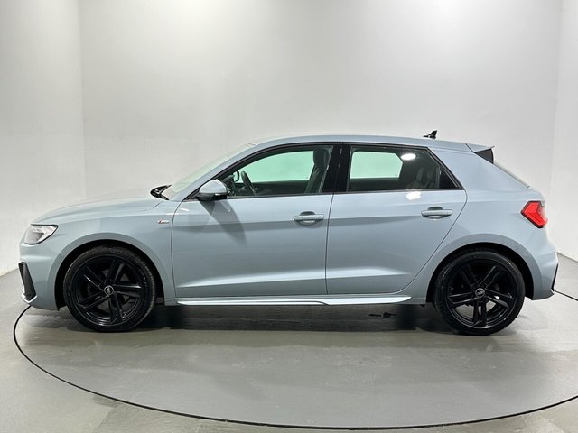 2022 Audi A1 - Photo 5