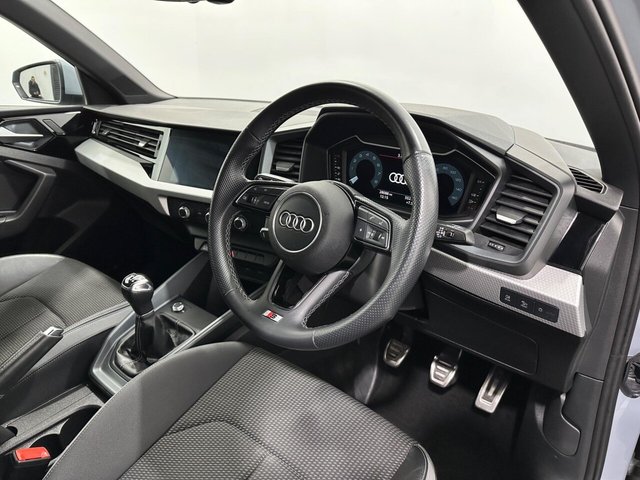 2022 Audi A1 - Photo 10