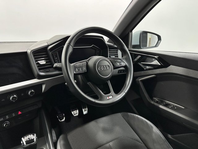 2022 Audi A1 - Photo 11