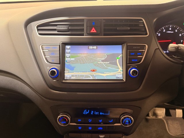 2018 HYUNDAI I20 - Photo 9