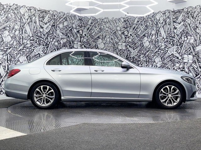 2016 Mercedes-Benz C-Class 2L Sport 4dr - Photo 11