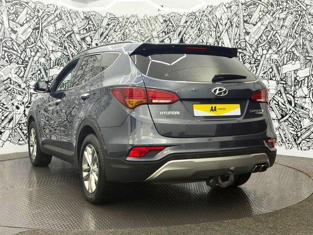 2016 Hyundai Santa FE 2.2L Premium 5dr - Photo 9