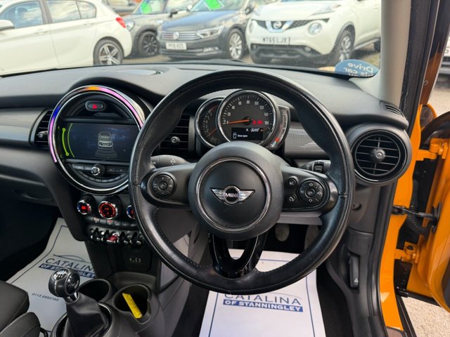 2017 MINI Hatch 1.5L Cooper 5dr - Photo 4