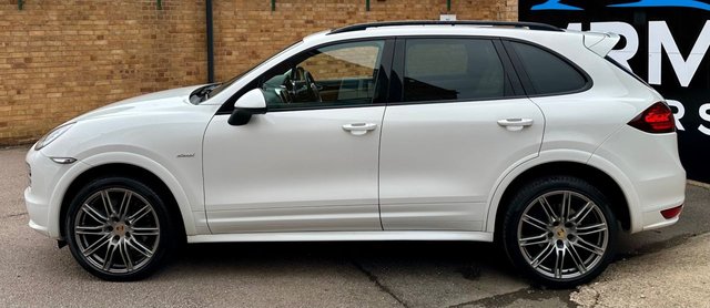 2014 PORSCHE CAYENNE 3.0 TD V6 Platinum Edition SUV 5dr Diesel TiptronicS 4WD Euro 5 (s/s) (245 ps) - Photo 9